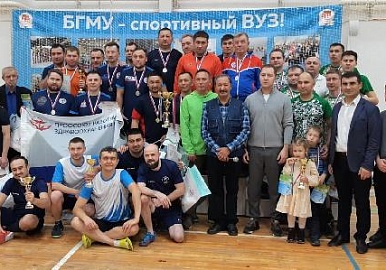 В турнире по мини-футболу среди медиков Минздрав РБ занял 2-е место