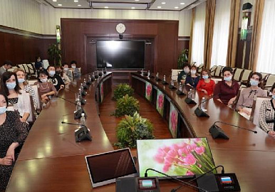 Глава Башкортостана Радий Хабиров наградил многодетных женщин медалью «Материнская слава»
