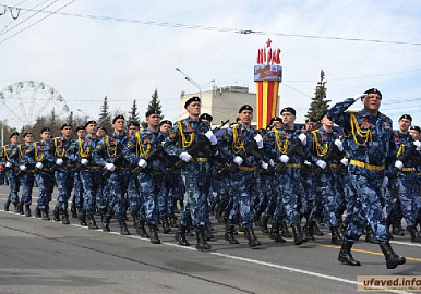 В праздничном параде в Уфе участвовали более 1500 военнослужащих
