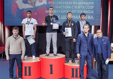 Борцы из Башкирии отличились на турнире в Казани