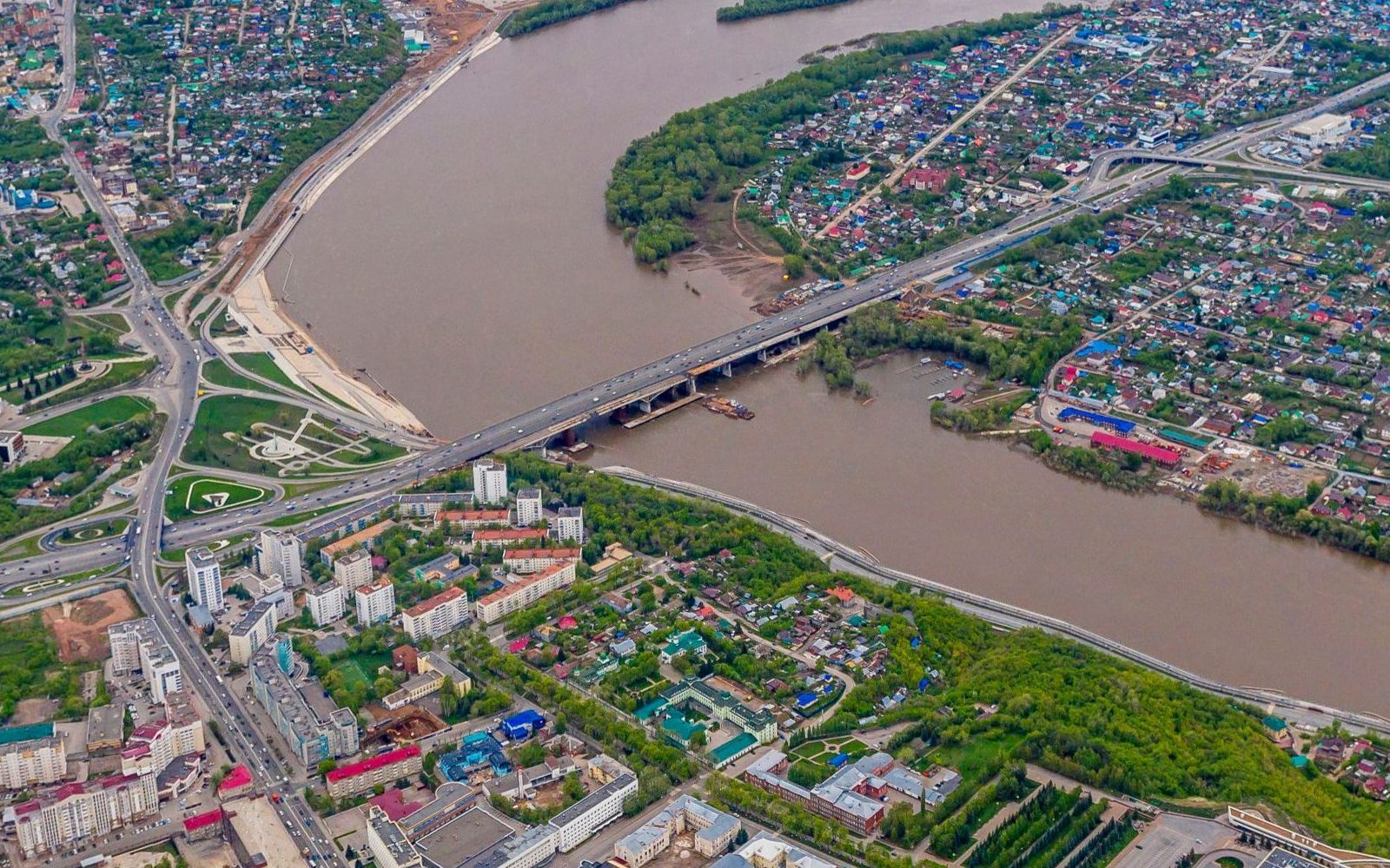 На трассе Уфа-Оренбург открыли альтернативный проезд вместо перекрытого разворота
