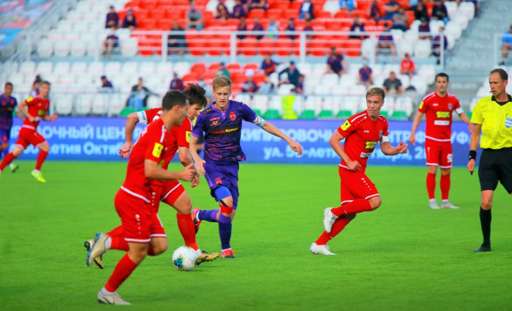 Радий Хабиров поддержал игроков футбольного клуба «Уфа в матче с командой «Тамбов»